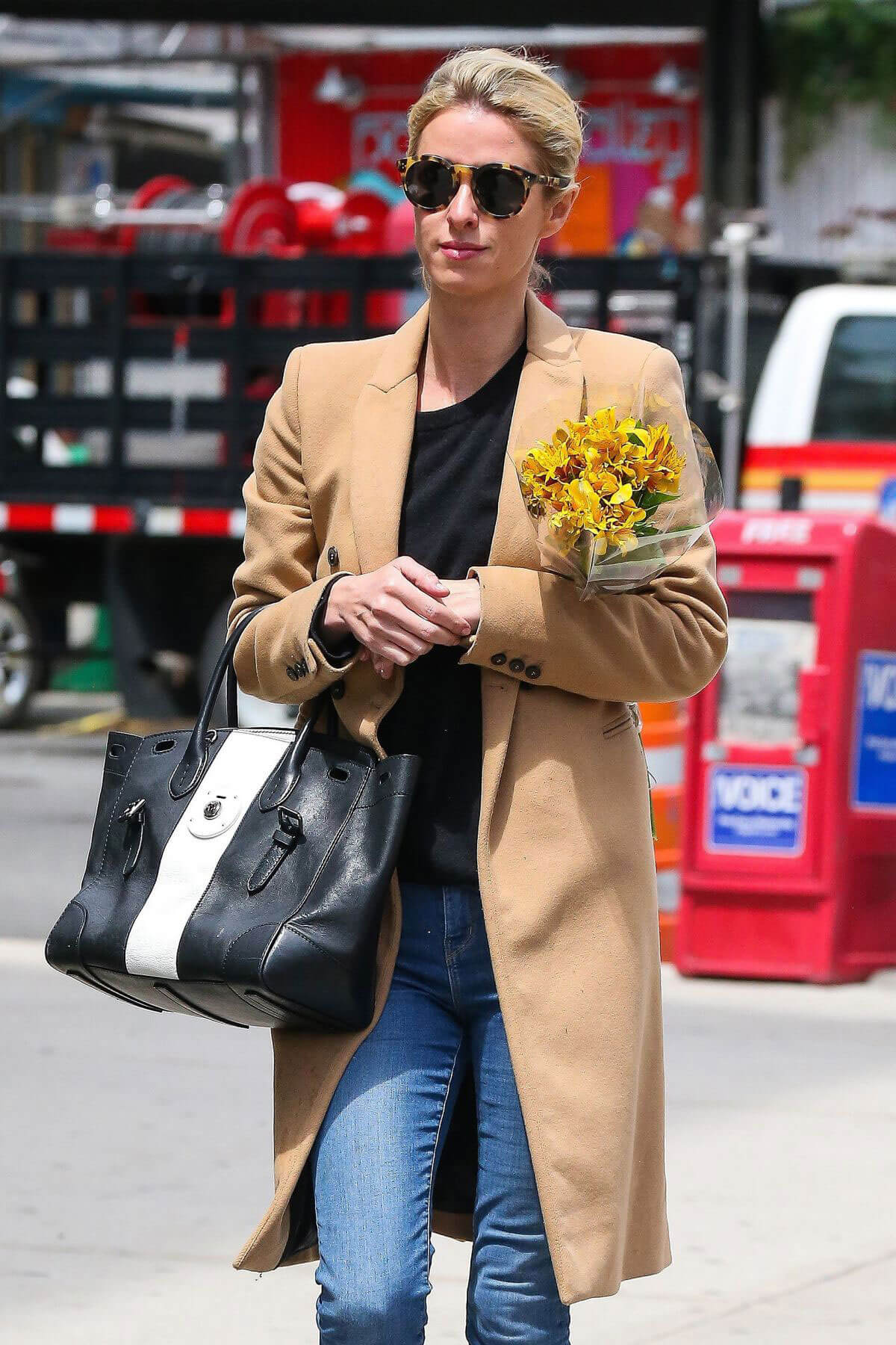 Nicky Hilton Out Buys Flowers in New York