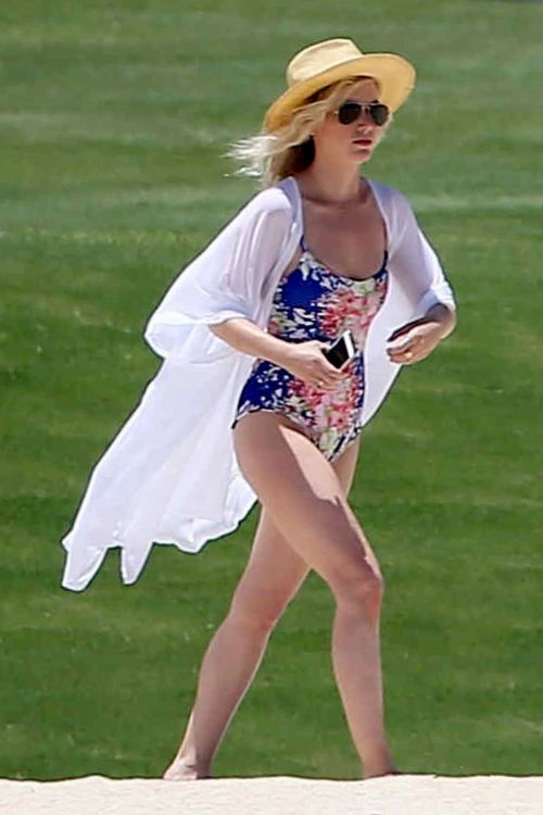Anna Kendrick, Brittany Snow and Anna Camp on Vacation in Los Cabos 5