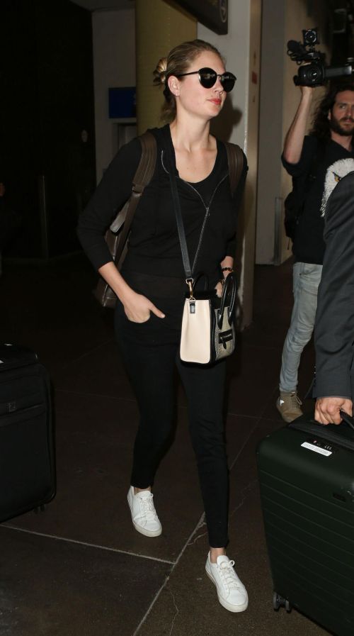 Kate Upton at Los Angeles International Airport 4