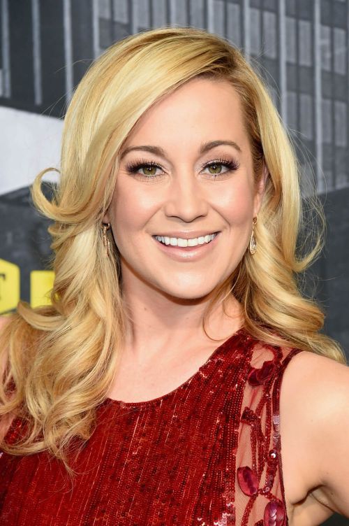 Kellie Pickler at 2017 CMT Music Awards in Nashville 2