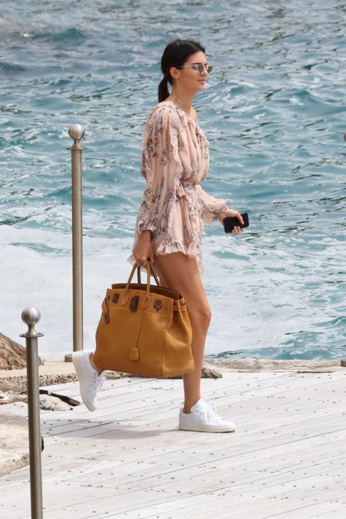 Kendall Jenner Leaves Eden Roc in Cannes 8