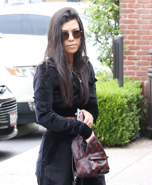 Kourtney Kardashian at Color Me Mine in Calabasas 19