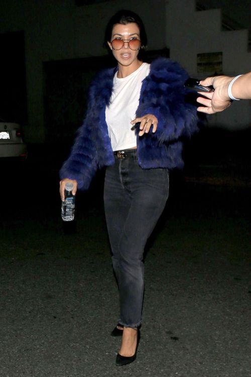 Kourtney Kardashian Stills Leaves a Church in Los Angeles 4