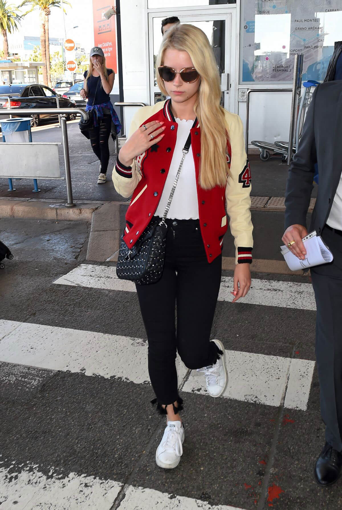 Lottie Moss Arrives at Airport in Nice 4