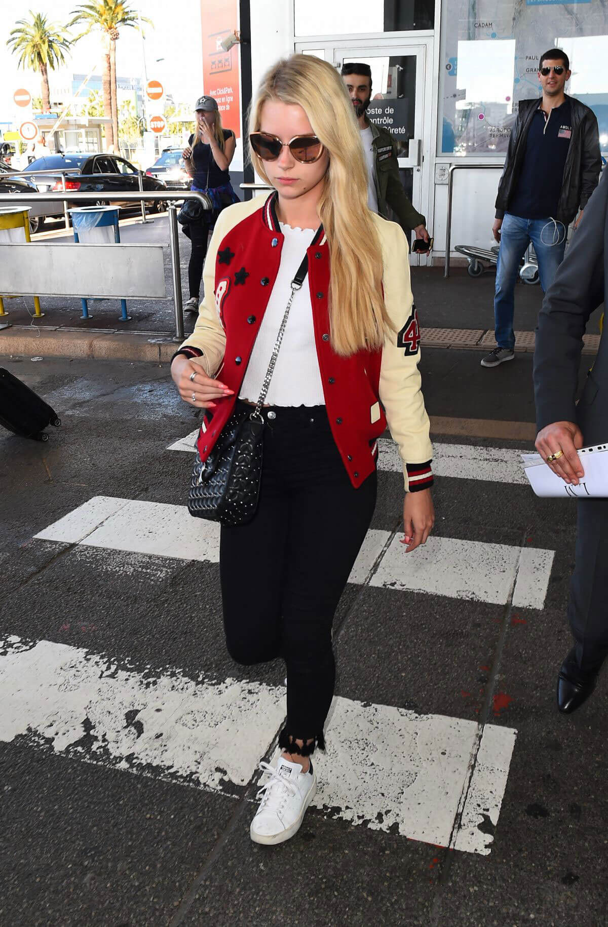 Lottie Moss Arrives at Airport in Nice 5