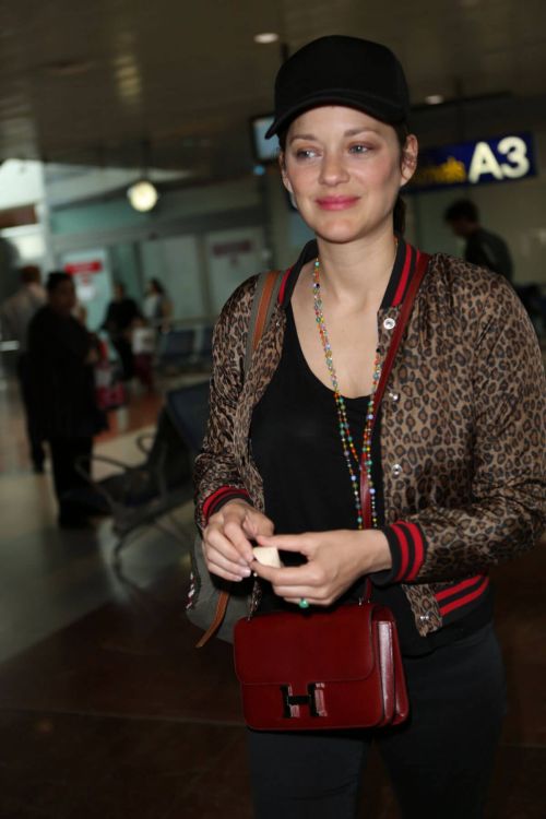 Marion Cotillard at Nice Airport 3
