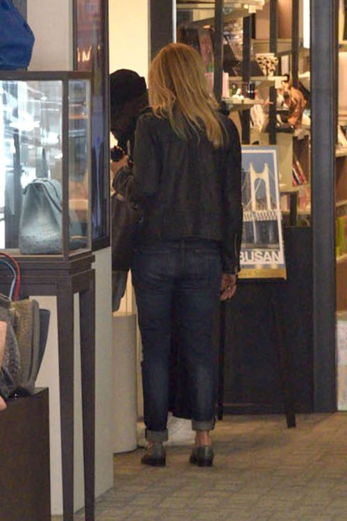 Rosanna Arquette Out for Shopping in Beverly Hills 2