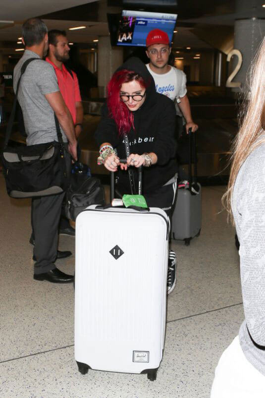 Bella Thorne Stills at LAX Airport in Los Angeles 1