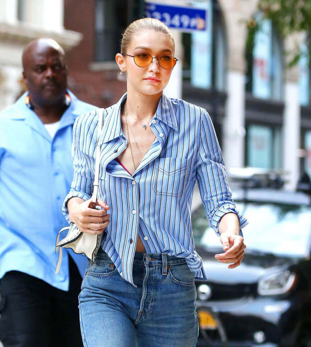 Gigi Hadid in Jeans Leaves Her Apartment in New York Images