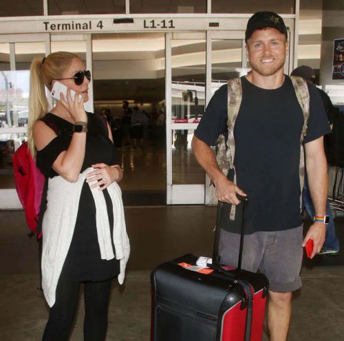 Heidi Montag and Spencer Pratt Stills at LAX Airport in Los Angeles Images 2