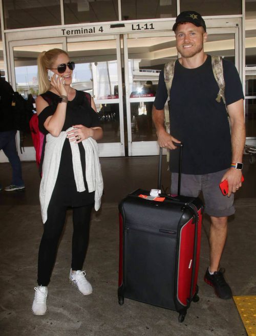 Heidi Montag and Spencer Pratt Stills at LAX Airport in Los Angeles Images 3
