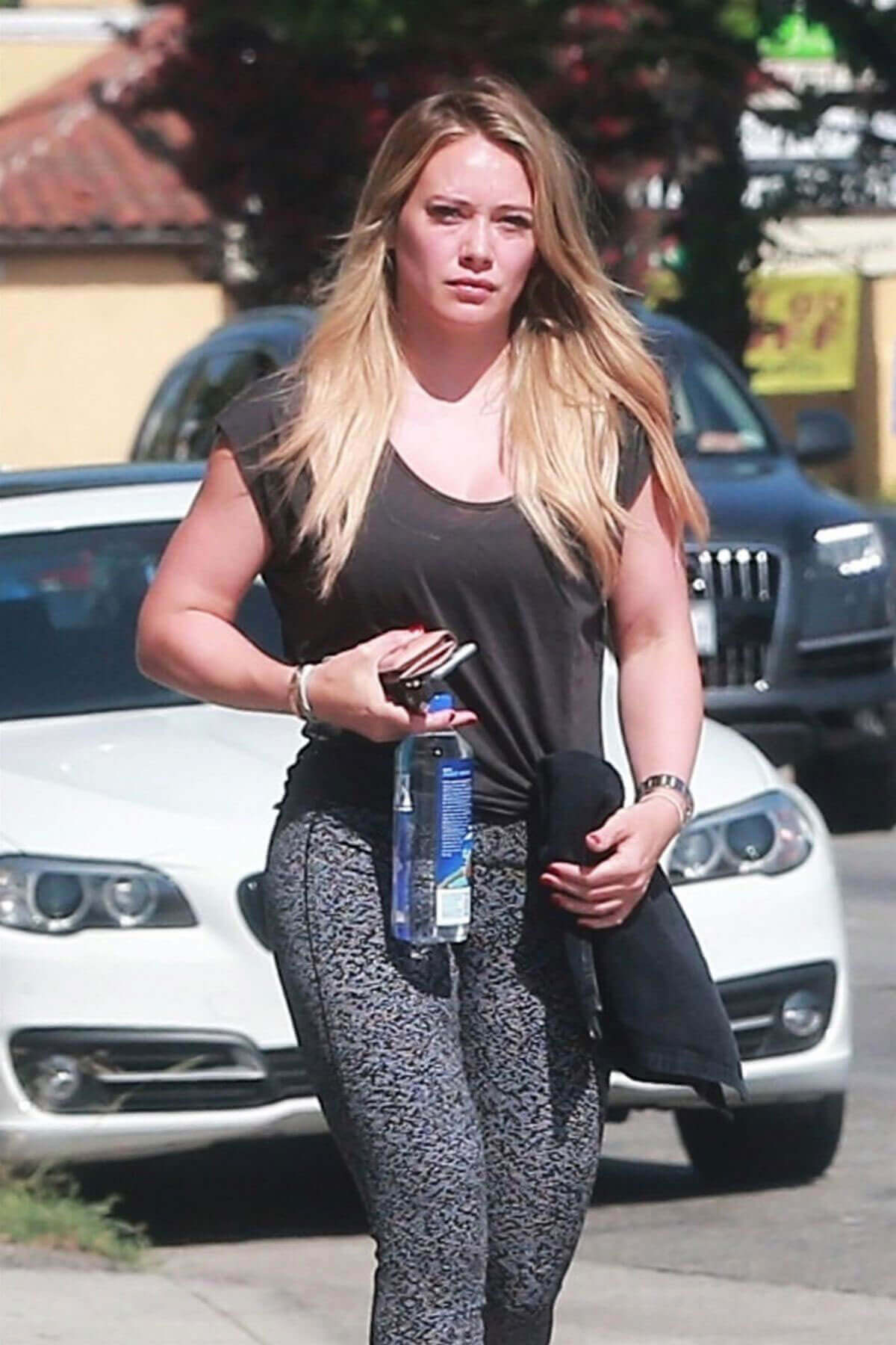 Hilary Duff in Tights Heading to Pilates Class in Sherman Oaks Photos