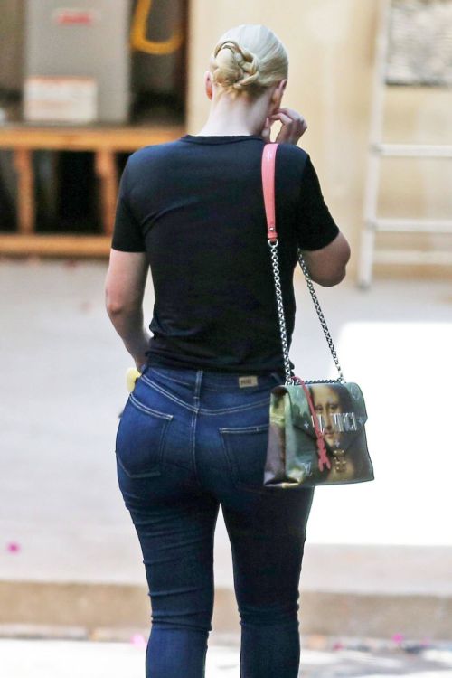 Iggy Azalea Stills at a Friend
