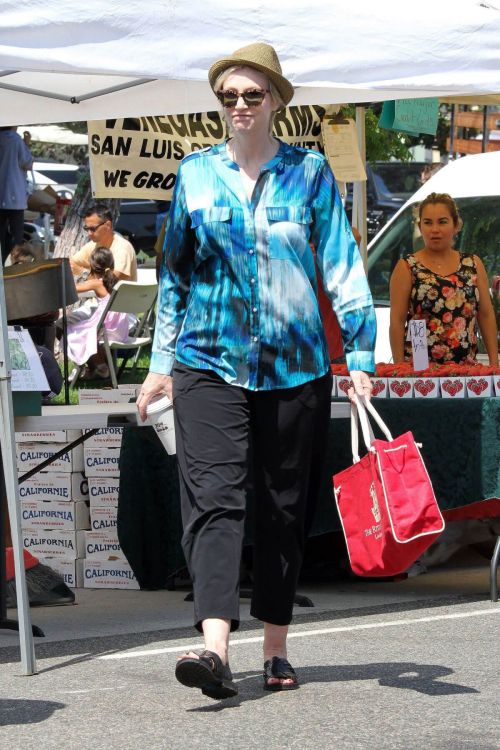 Jane Lynch Stills Shopping at Farmer
