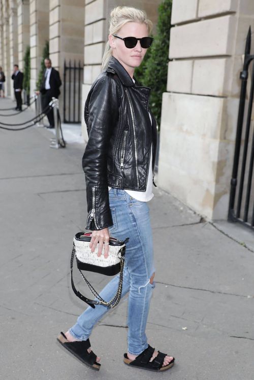 Lara Stone Stills Out and About in Paris 1