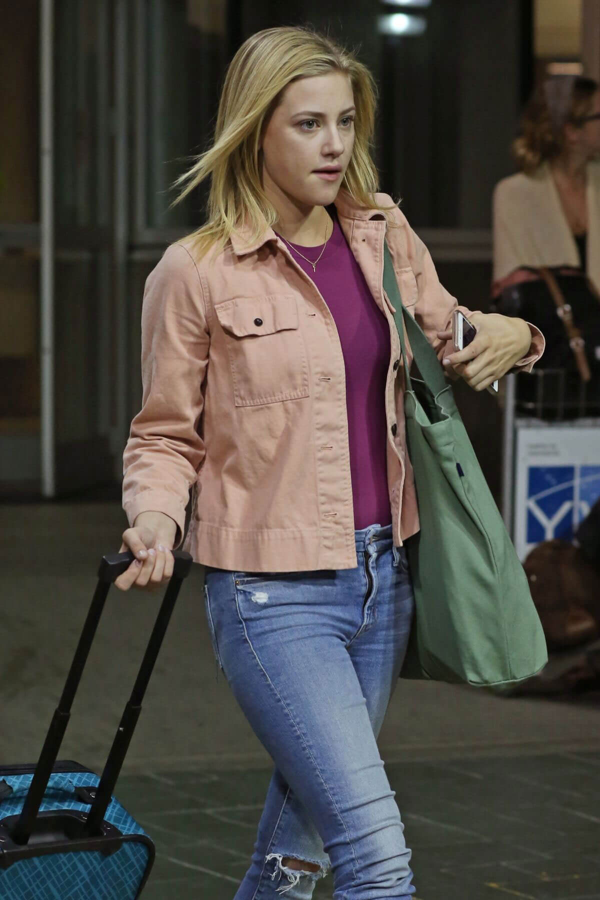 Lili Reinhart Stills at Vancouver International Airport