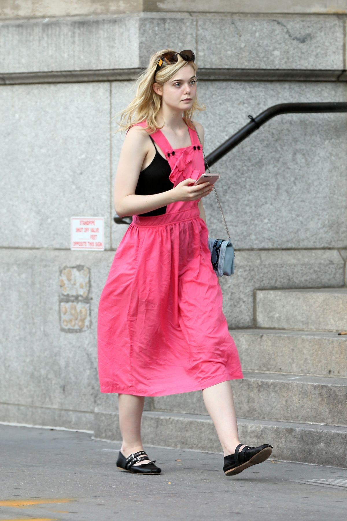 Elle Fanning Stills Heading to Her Home in New York