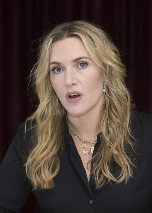 Kate Winslet Stills at The Mountain Between Us Photocall at 2017 TIFF 12