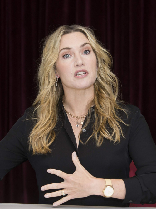 Kate Winslet Stills at The Mountain Between Us Photocall at 2017 TIFF 2
