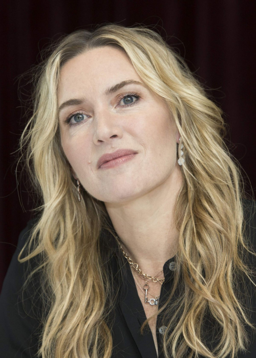 Kate Winslet Stills at The Mountain Between Us Photocall at 2017 TIFF 8