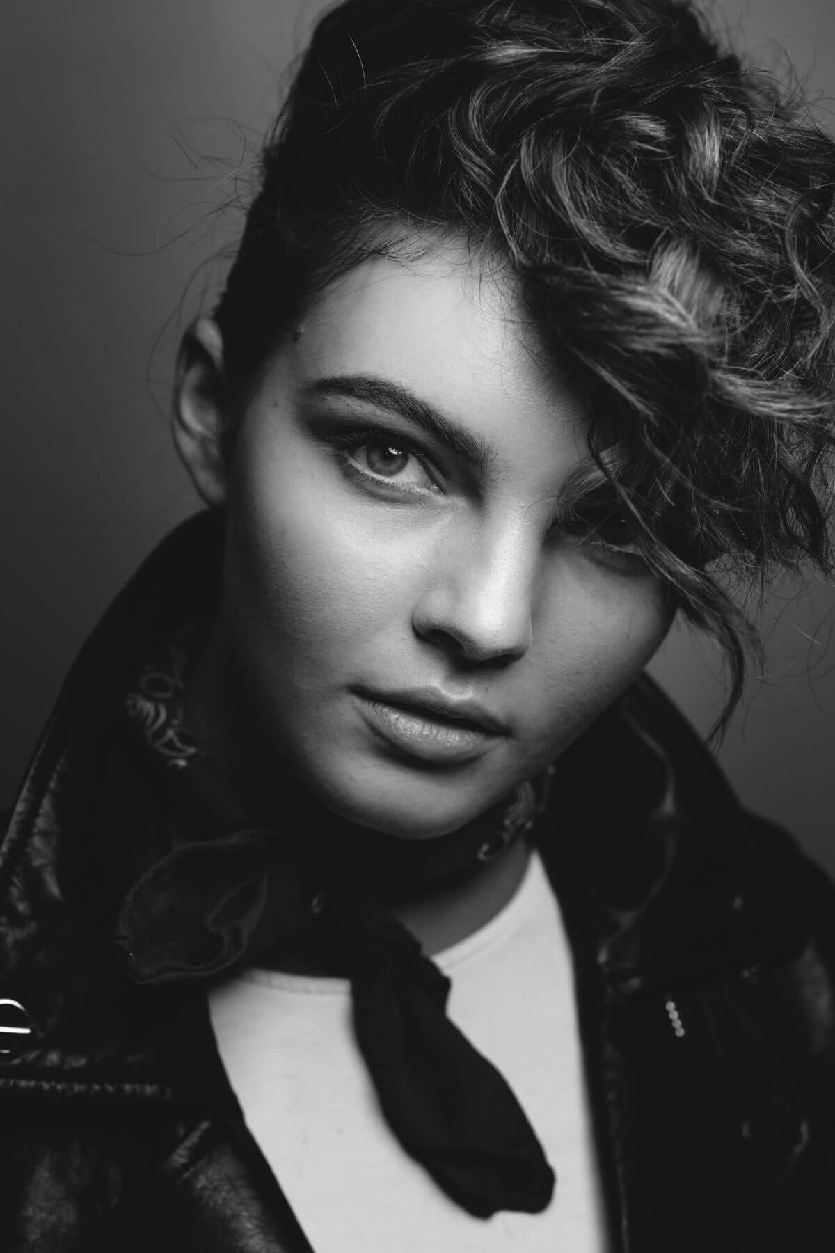 Camren Bicondova Poses for Bellus Magazine, 2017 Photos