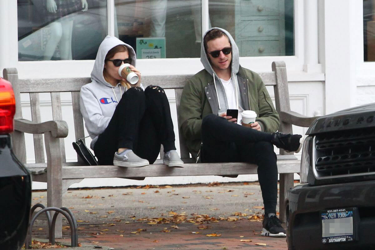 Kate Mara and Jamie Bell Stills Out for Coffee in New York