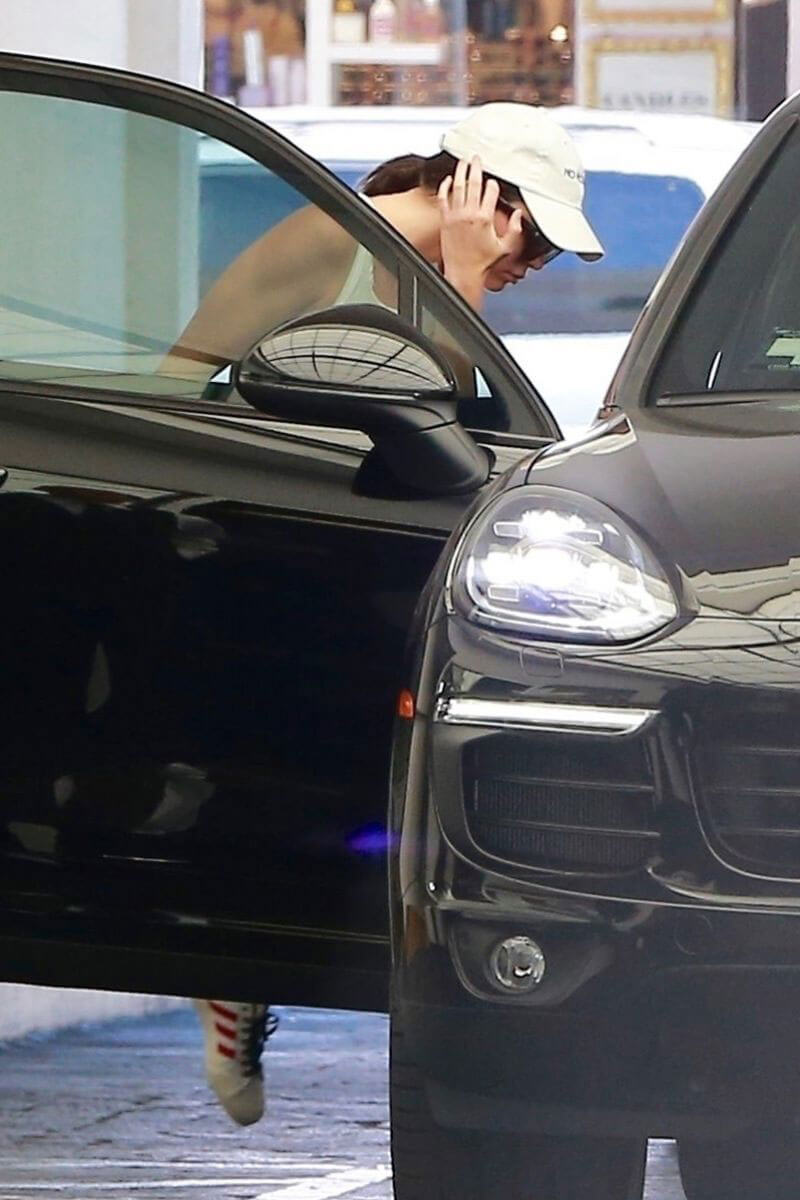 Kendall Jenner Stills Leaves a Dermatologist in Beverly Hills