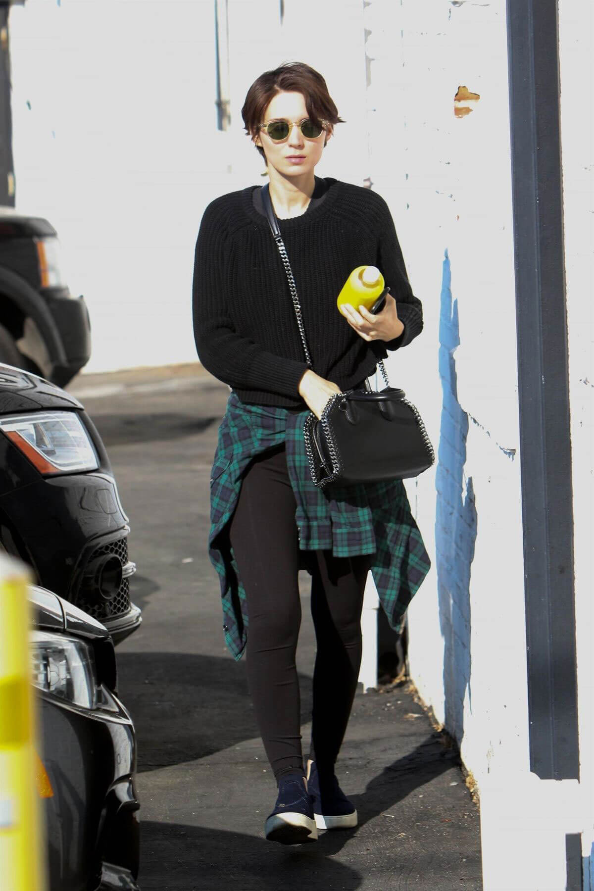 Rooney Mara Stills Arrives at a Gym in West Hollywood