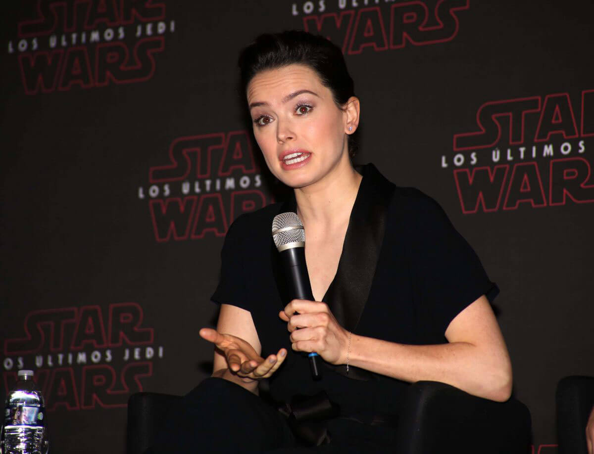 Daisy Ridley Stills at Star Wars: The Last Jedi Press Conference in Mexico City