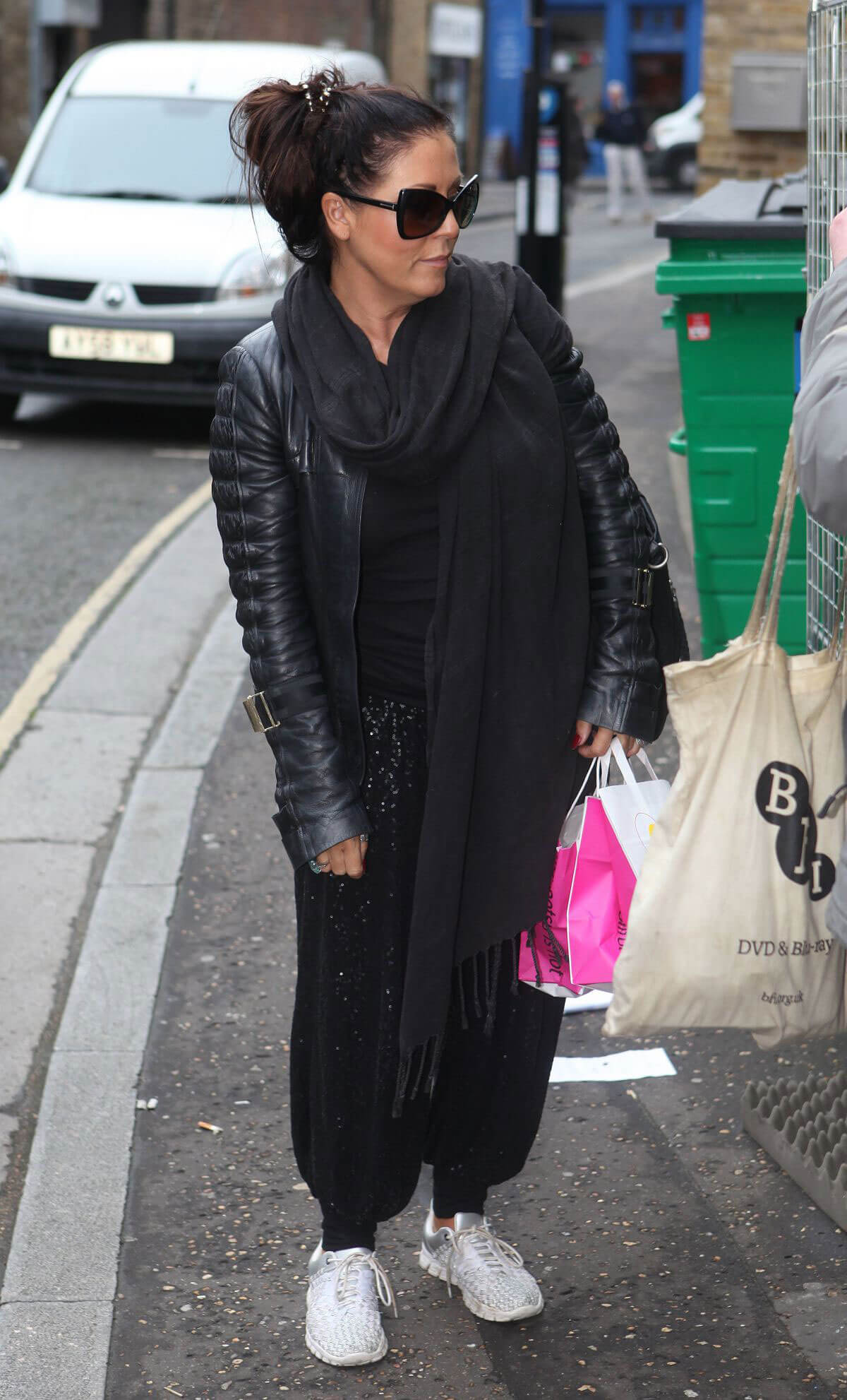 Jessie Wallace Stills Arrives at Richmond Theatre in London