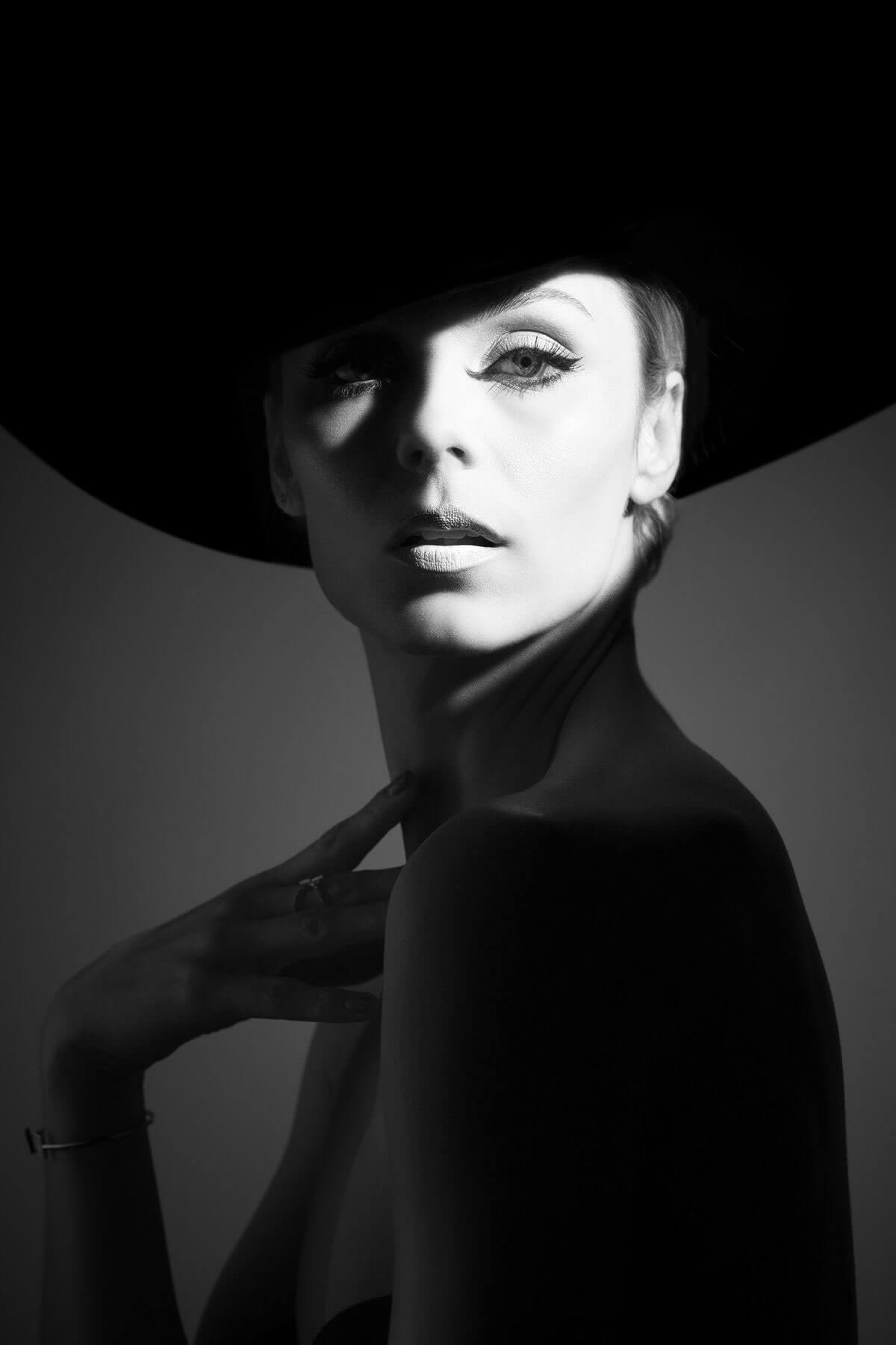 Laura Vandervoort Poses for Pulse Spikes Magazine, October 2017