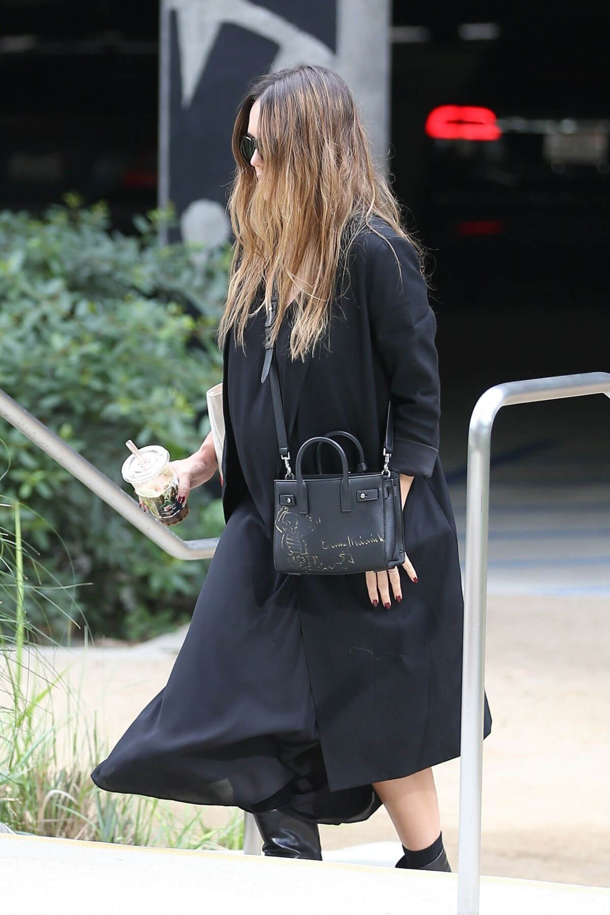 Pregnant Jessica Alba Stills Leaves Urth Caffe in West Hollywood