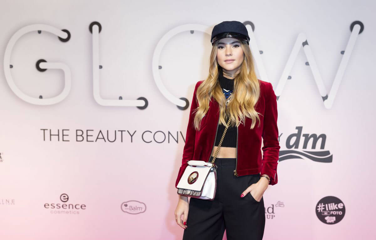 Stefanie Giesinger Stills at Glow-the Beauty Convention in Berlin