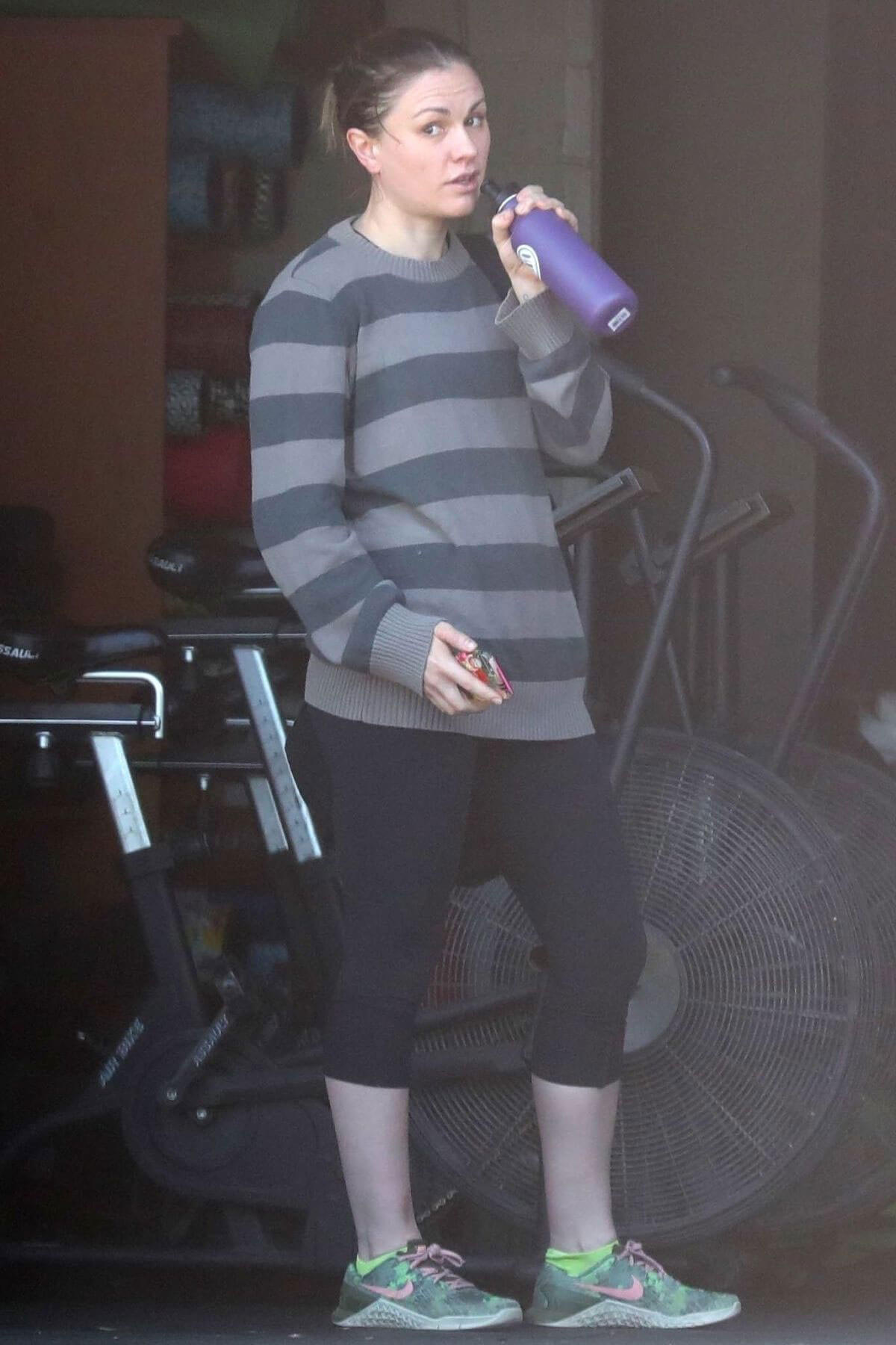 Anna Paquin Stills at a Gym in Los Angeles 2017/12/22