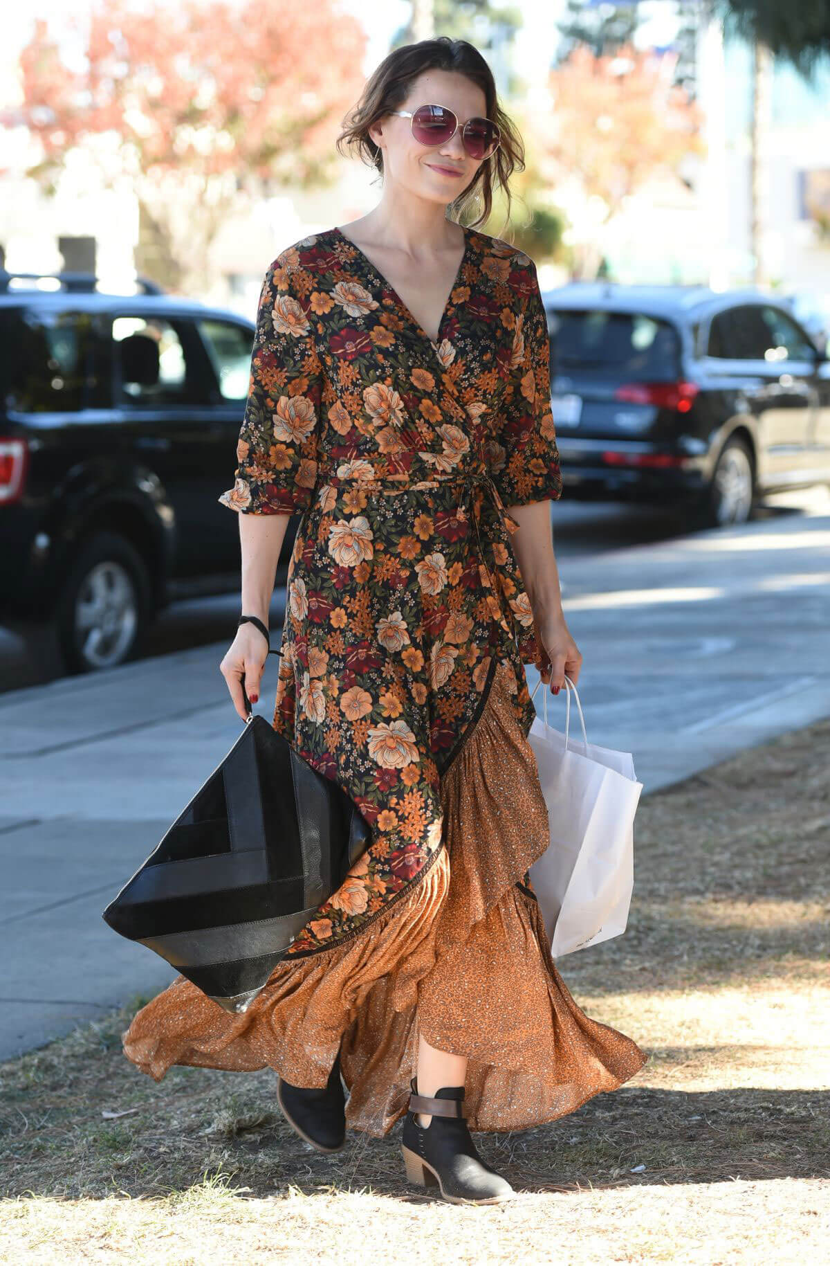 Bethany Joy Lenz Stills Pick Up Lunch in Los Angeles 2017/12/29