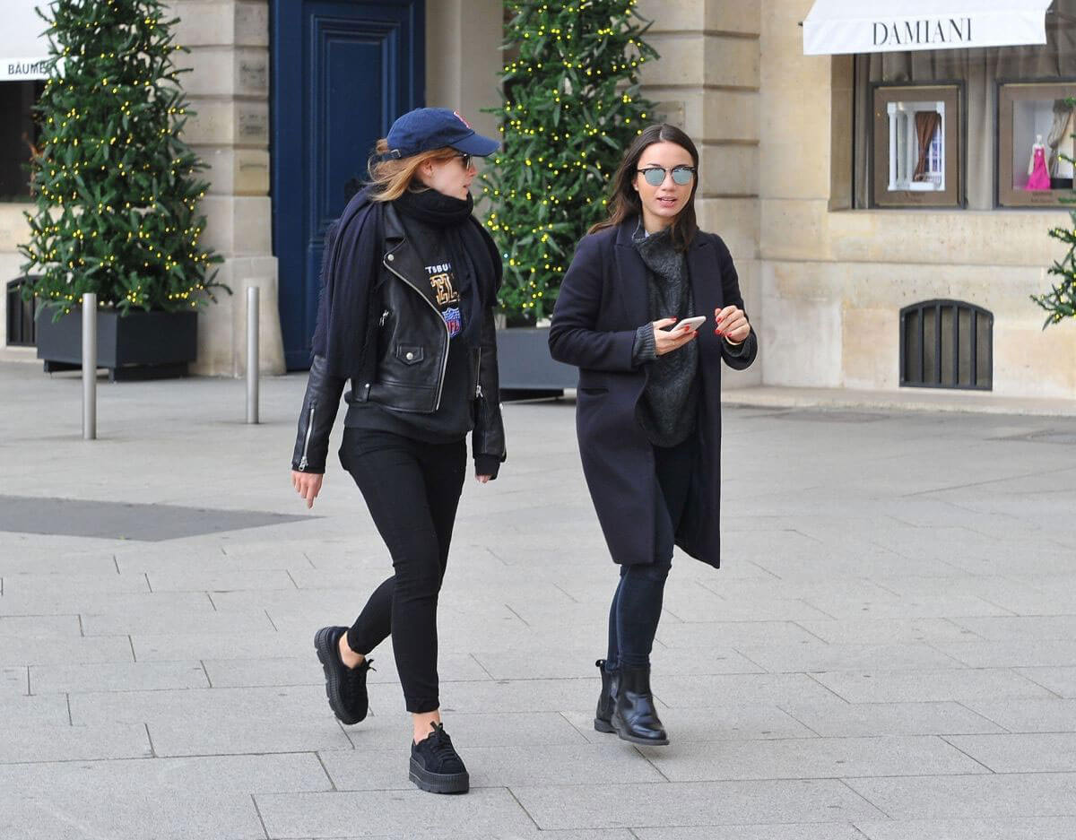 Emma Watson with Her Friends Stills Out and About in Paris