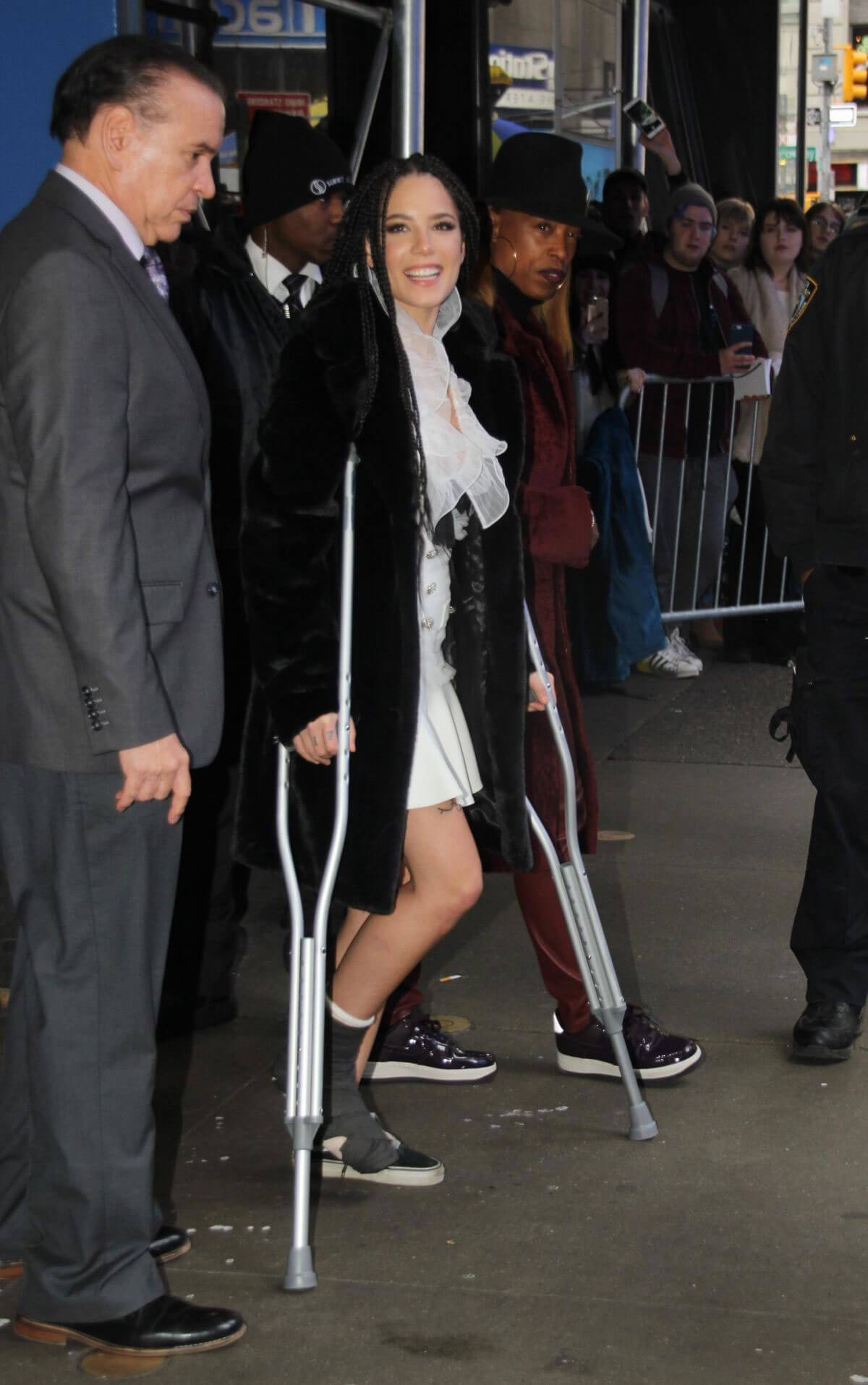 Halsey Stills Leaves Good Morning America in New York 2017/12/19