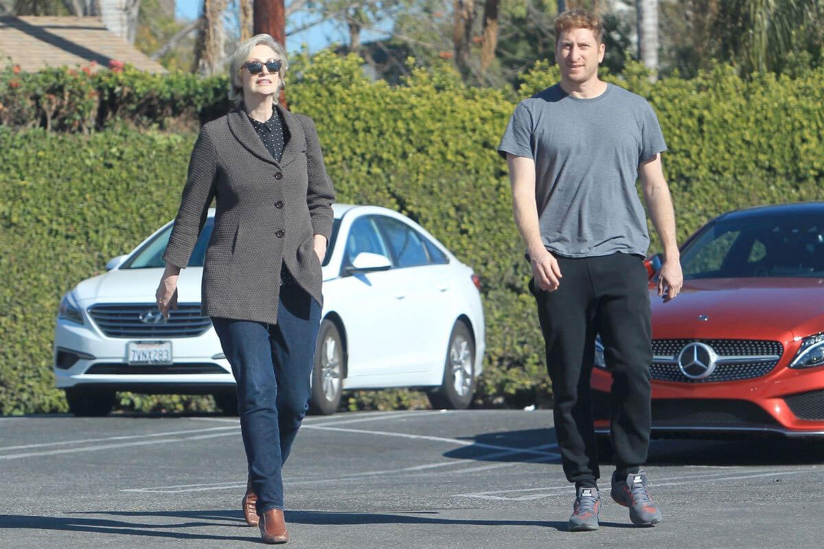 Jane Lynch Stills Out Shopping in Hollywood 2017/12/27