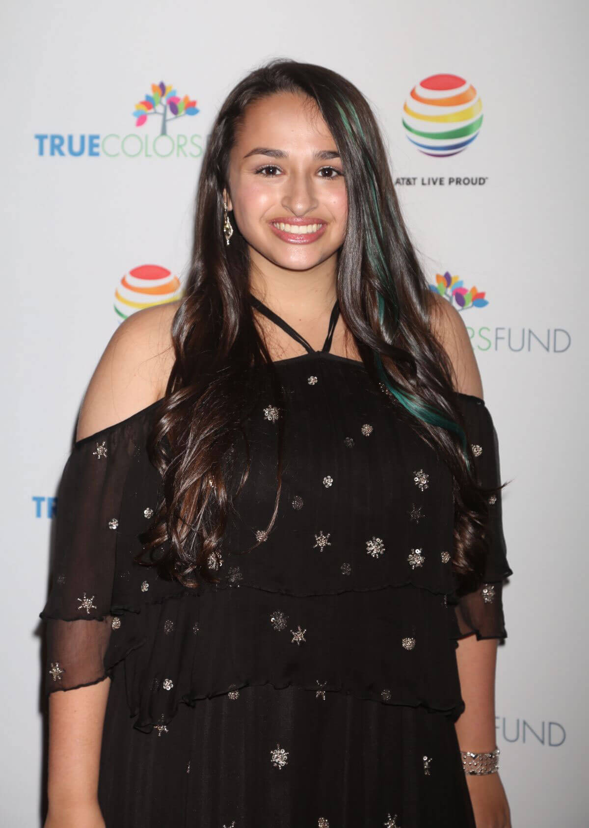 Jazz Jennings Stills at 7th Annual Cyndi Lauper and Friends Home for the Holidays Benefit Concert in New York 2017/12/09