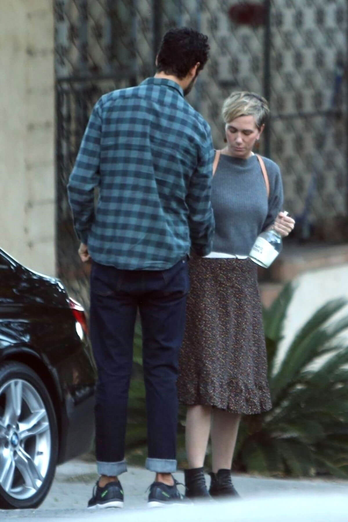 Kristen Wiig and Fabrizio Moretti Stills Out in Los Angeles 2017/12/17