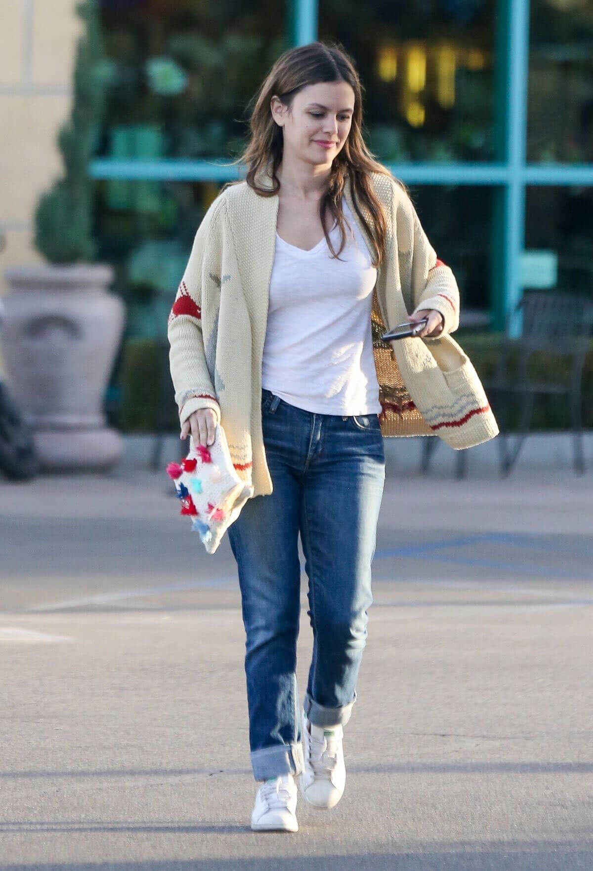 Rachel Bilson Stills Shopping for a Christmas Tree in Toluca Lake 2017/12/18