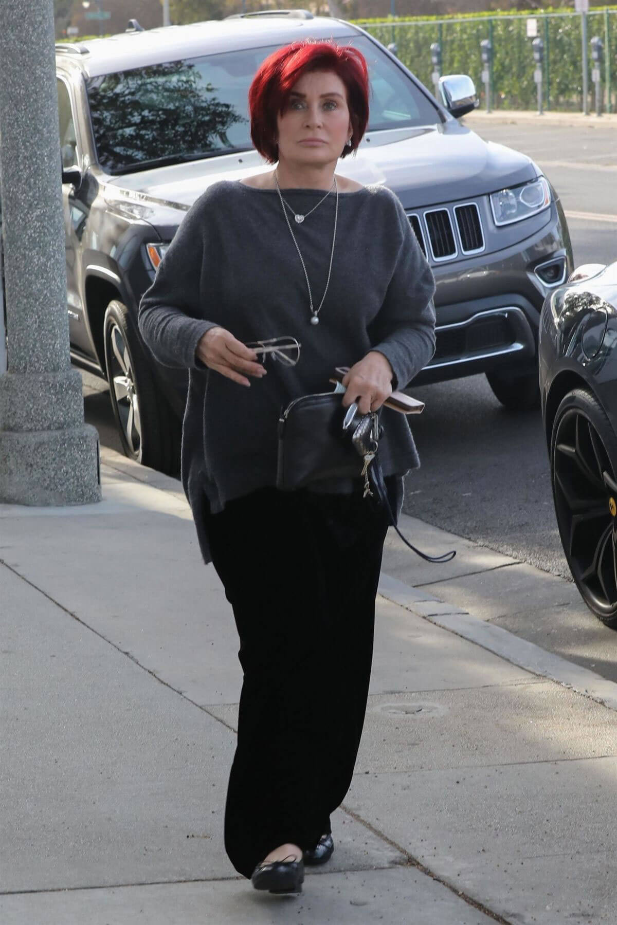 Sharon Osbourne Stills Out Shopping in West Hollywood 2017/12/18