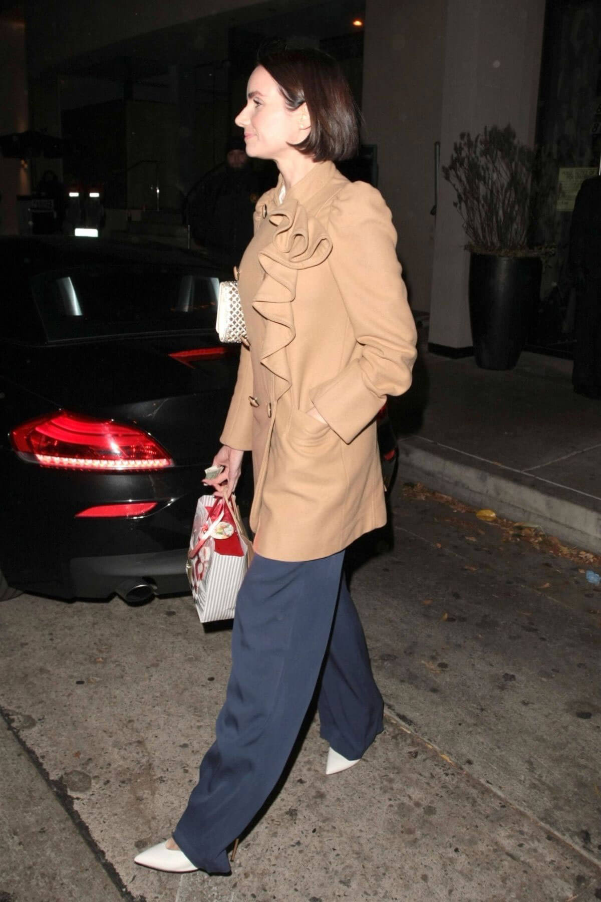 Victoria Summer Stills Out for Dinner at Catch LA in Los Angeles 2017/12/21
