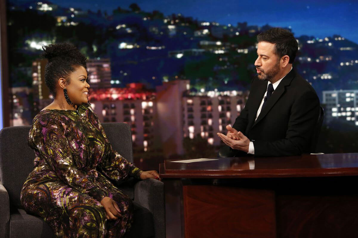 Yvette Nicole Brown Stills at Jimmy Kimmel Live 2017/12/13