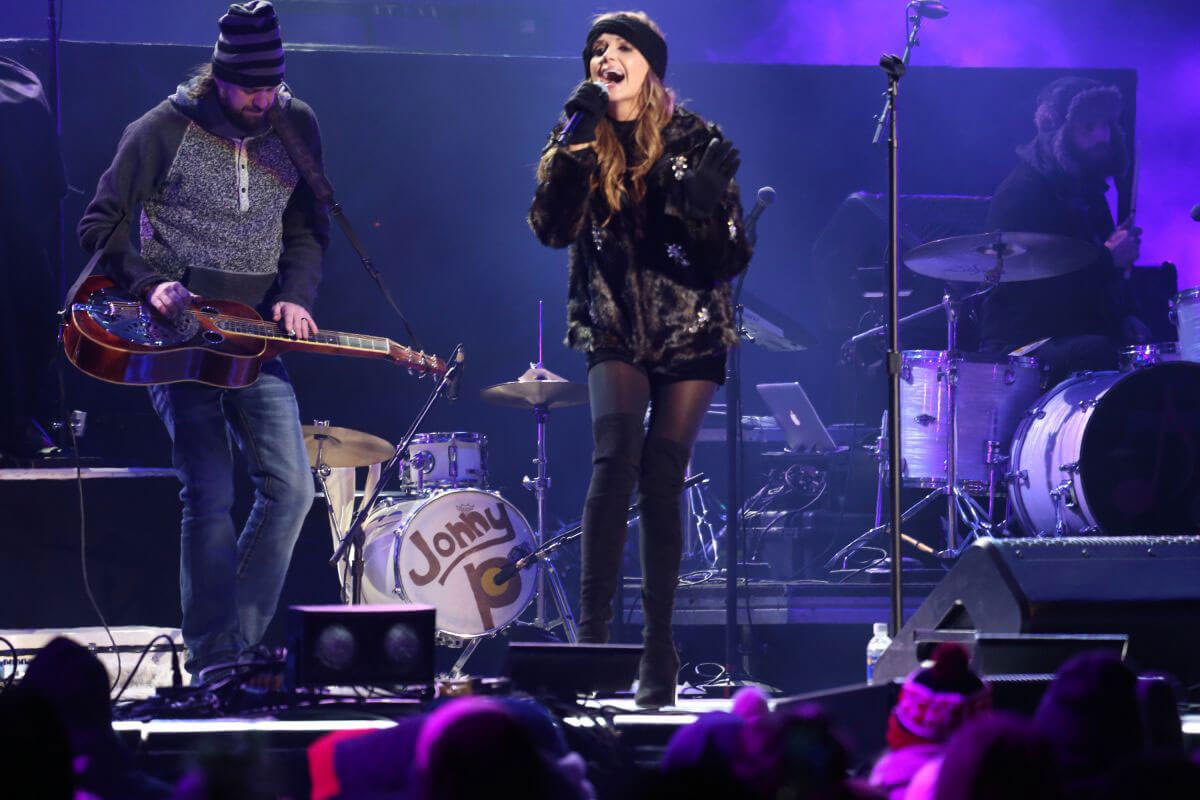 Carly Pearce Stills Performs at New Year Celebration in Nashville 2017/12/31