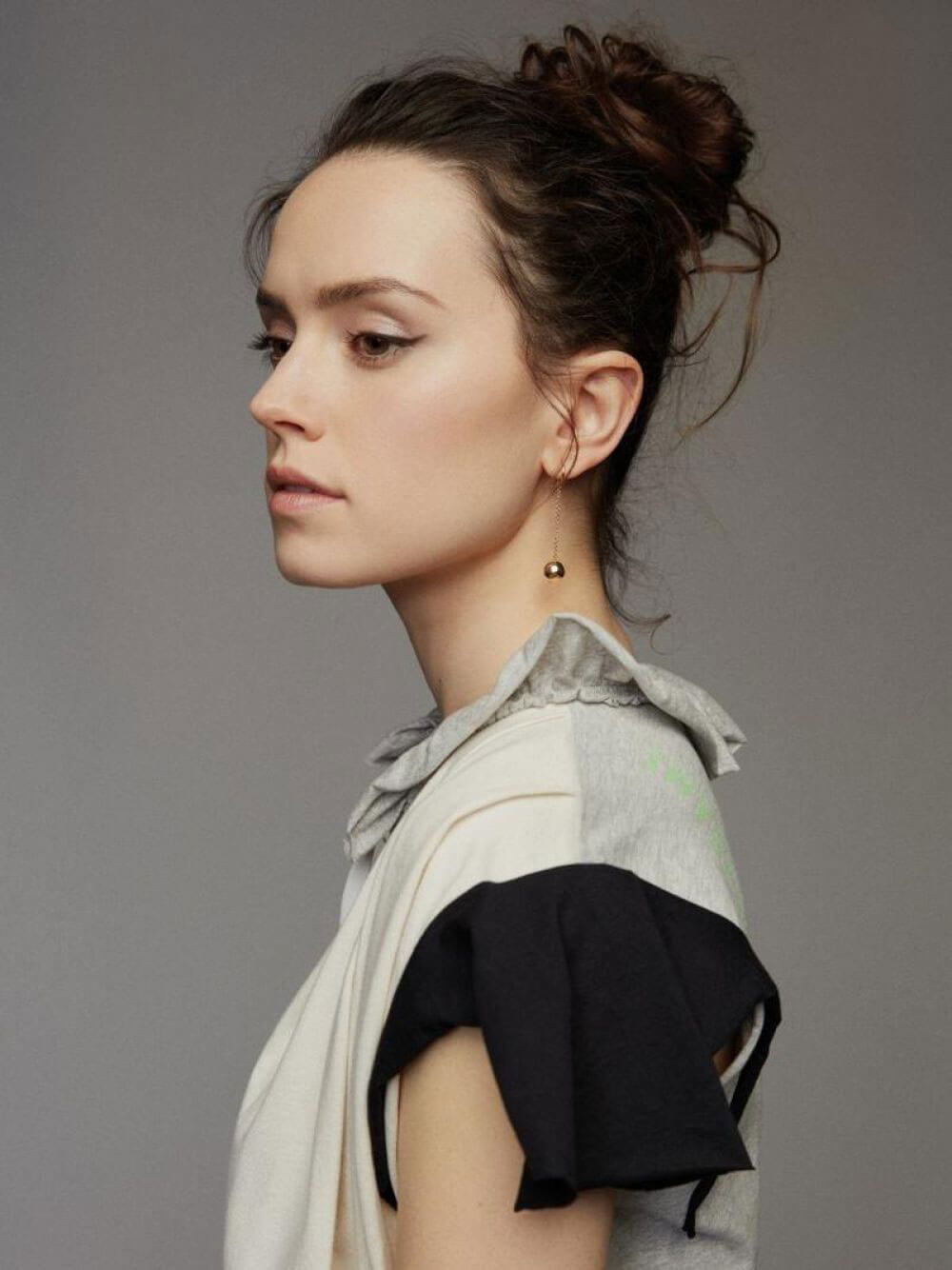Daisy Ridley Poses for Grazia Magazine, China January 2018 Issue