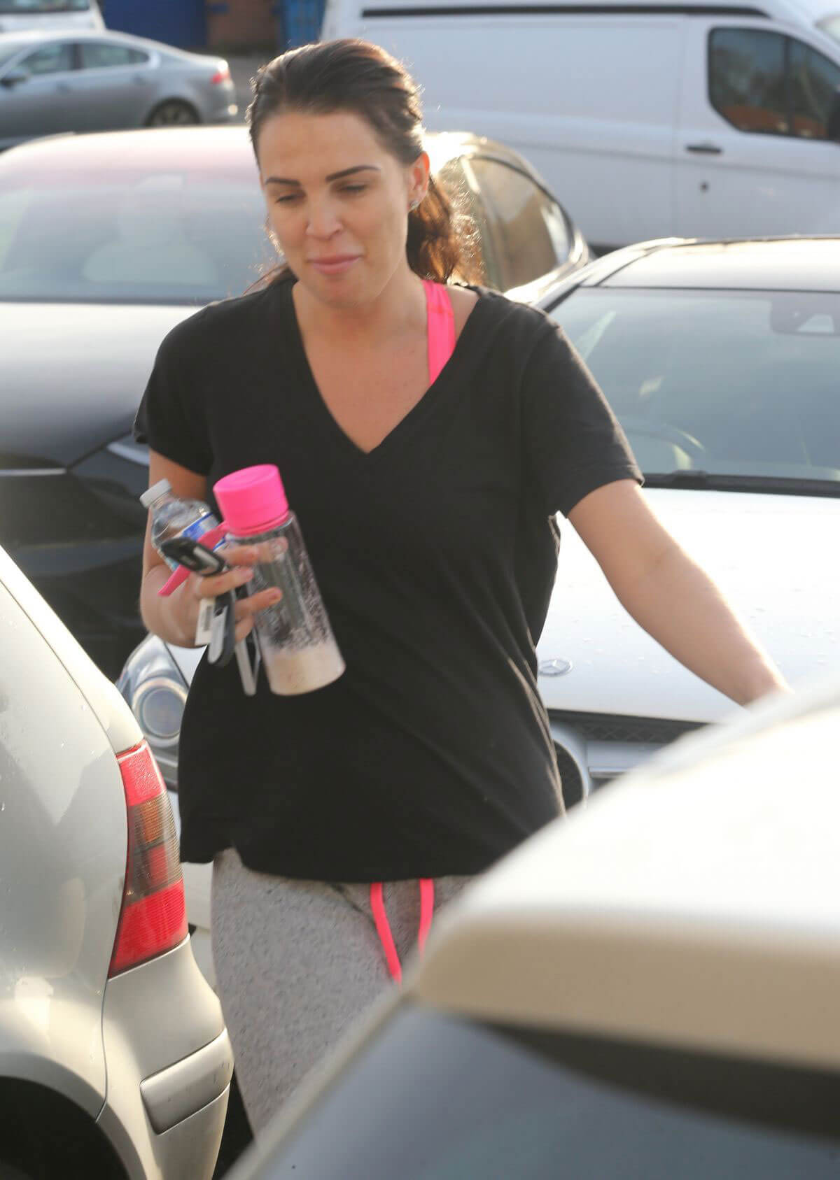 Danielle Lloyd Stills Leaves a Gym in Birmingham 2018/01/30