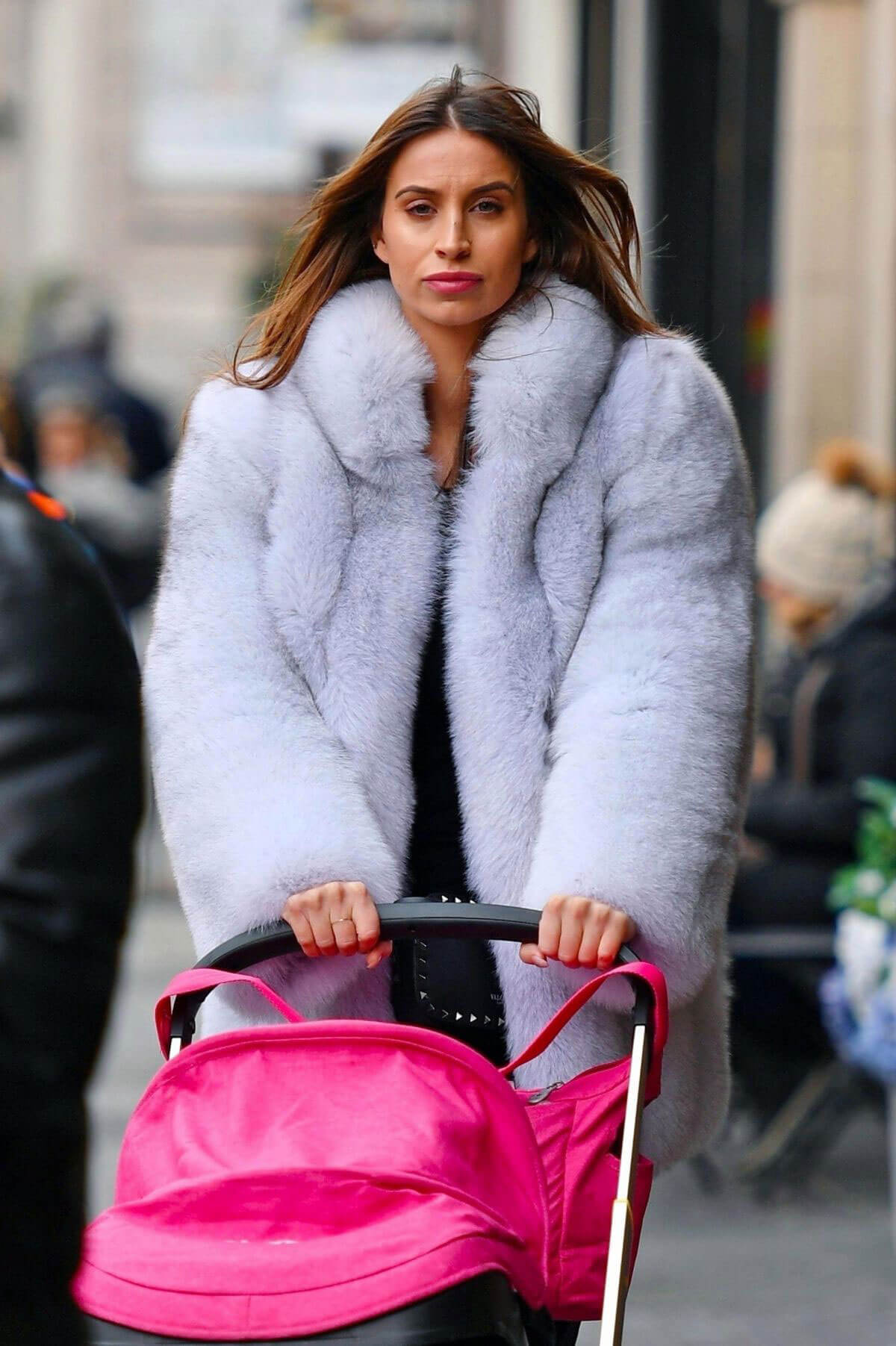 Ferne McCann Stills at Ivy Restaurant in London 2018/01/04
