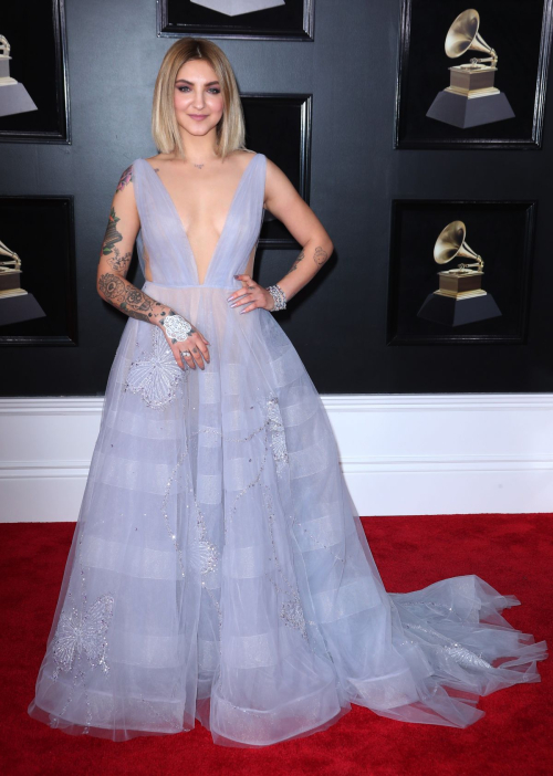Julia Michaels Stills at Grammy 2018 Awards in New York 2018/01/28 4
