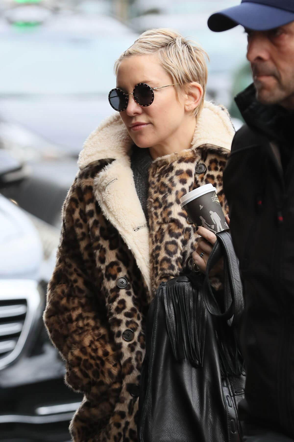 Kate Hudson Stills Out at Taxidermist in Paris 2018/01/24